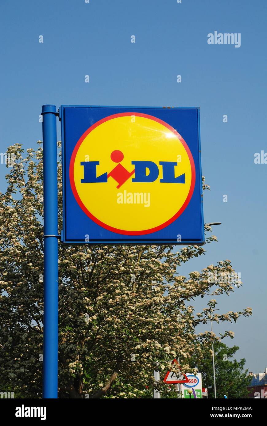 Signage außerhalb einer Niederlassung der deutschen Supermarkt Lidl in St. Leonards-on-Sea, East Sussex, England am 23. Mai 2018. Lidl haben über 670 Geschäfte in Großbritannien. Stockfoto