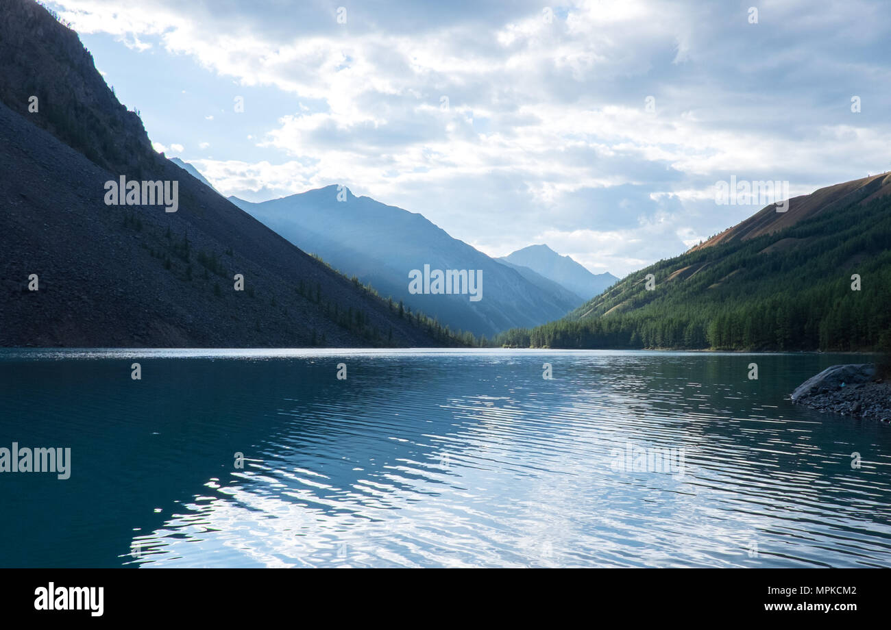 Berglandschaft. Shavlinsky See in der Republik Altai. Stockfoto