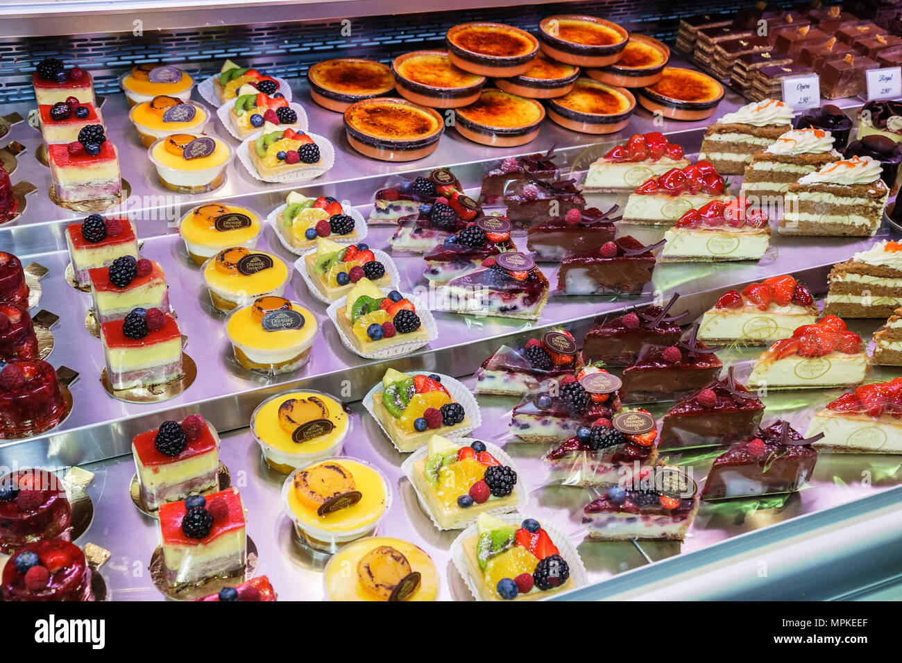Kanada, Kanada, Provinz Quebec, französische Sprache, zweisprachig, Montreal, Atwater Market, rue Saint Ambroise, Boulangerie Premiere Moisson, Bäckerei, Dess Stockfoto