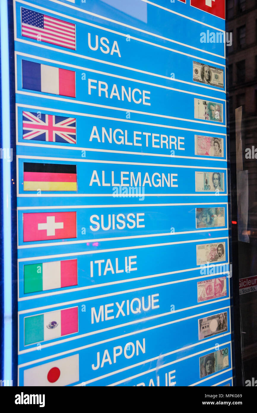 Montreal Kanada, Provinz Quebec, Vieux Montreal, Place Jacques Cartier, Geldwechsel, Geschäft, Währung, Geld, Flaggen, Kanada070704205 Stockfoto