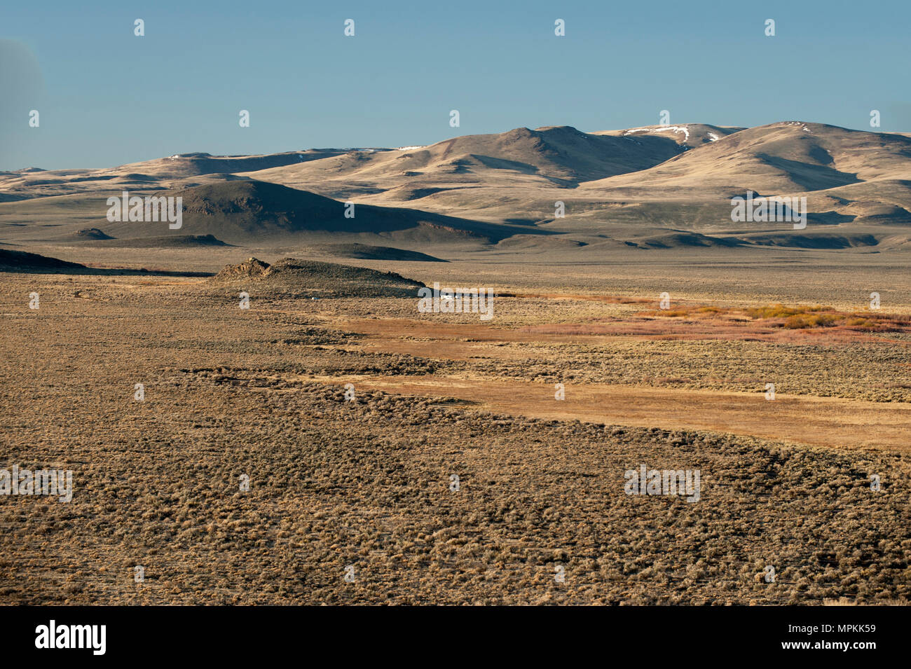 Die Willow Springs Campground aus der Whitehorse Ranch Road und Trout Creek Bergen, in Harney County, Oregon. Stockfoto