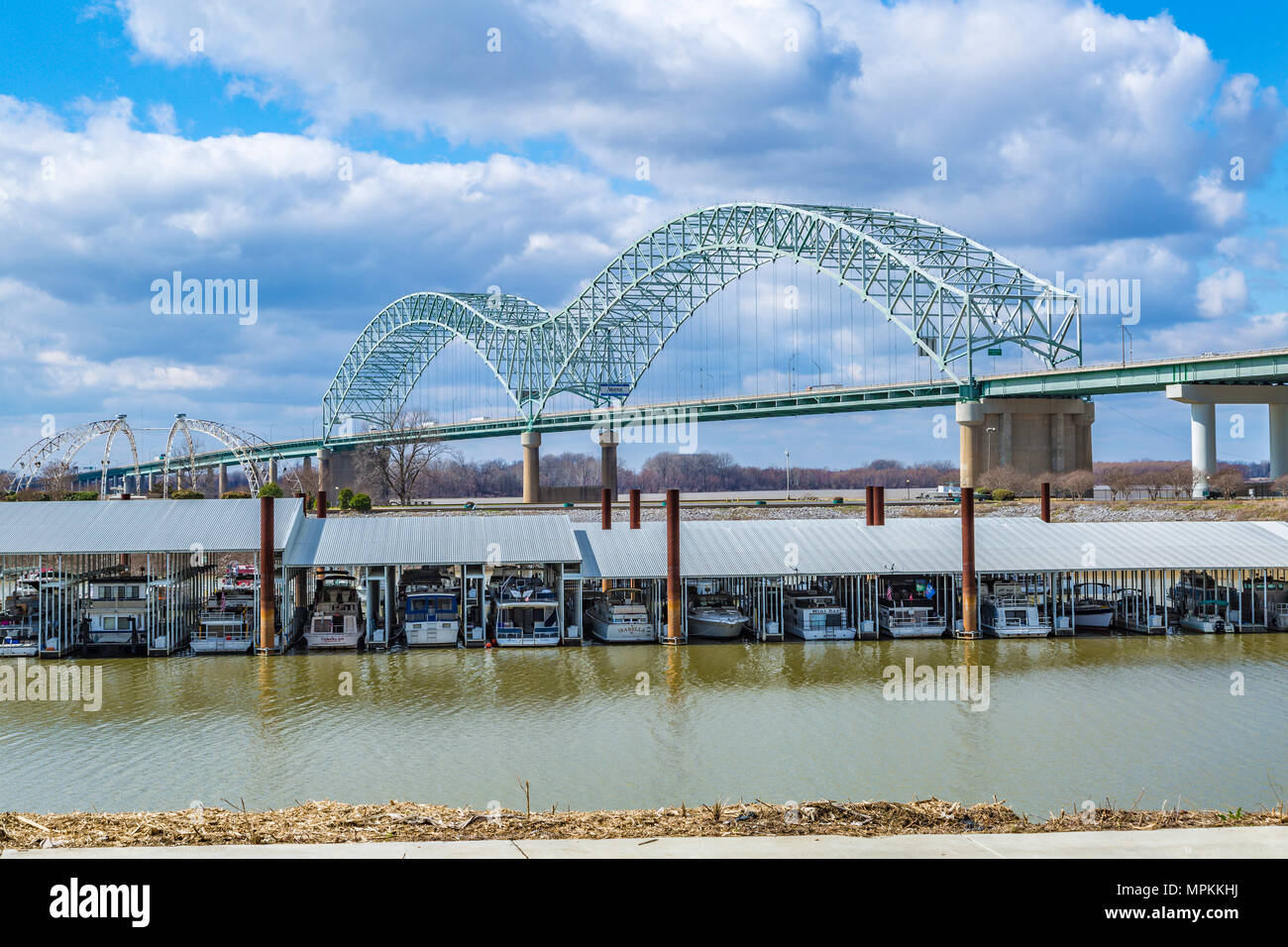 Hernando de Soto Tiegelbogenbrücke über den Mississippi River in Memphis, Tennessee Stockfoto