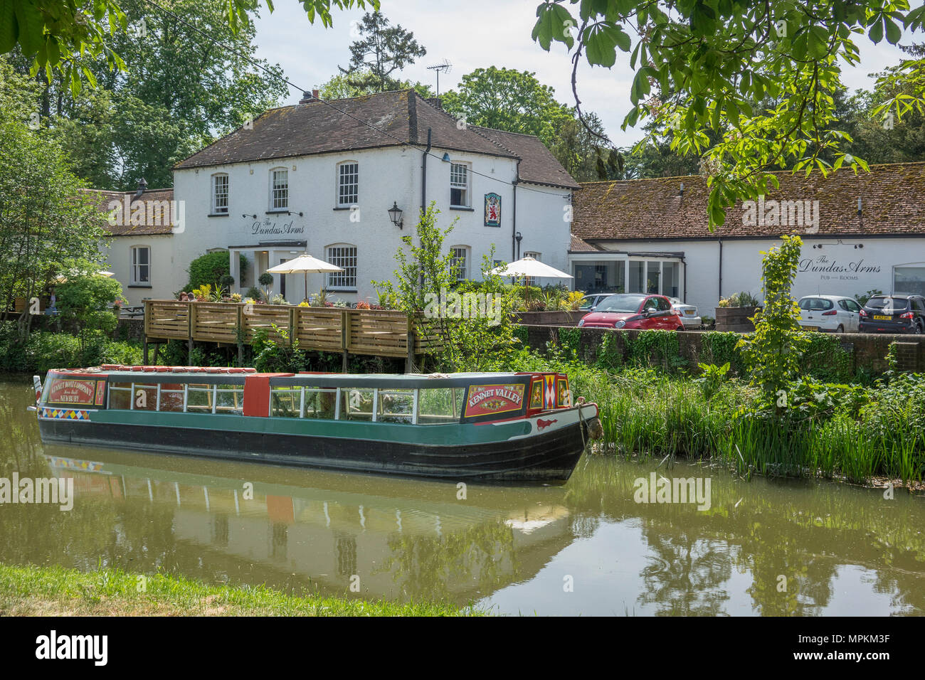 England, Berkshire, Kintbury, Kennet and Avon Canal, Dundas Arme Restaurant Stockfoto