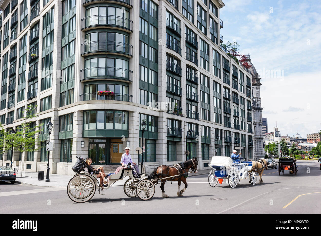 Montreal, Kanada, Provinz Quebec, Rue de la Commune, Kutsche, Tour, Stadtbauarchitektur, Kanada070707090 Stockfoto