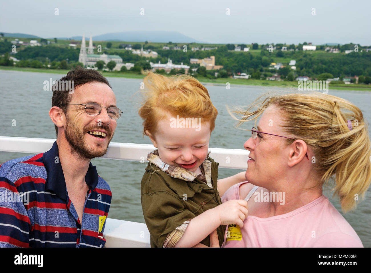Kanada, Kanada, Nordamerika, Usa, St. Lawrence River Water, Coudrier Cruises Tour Boot nach Grosse Ile, Familie Familien Eltern Kinder Stockfoto