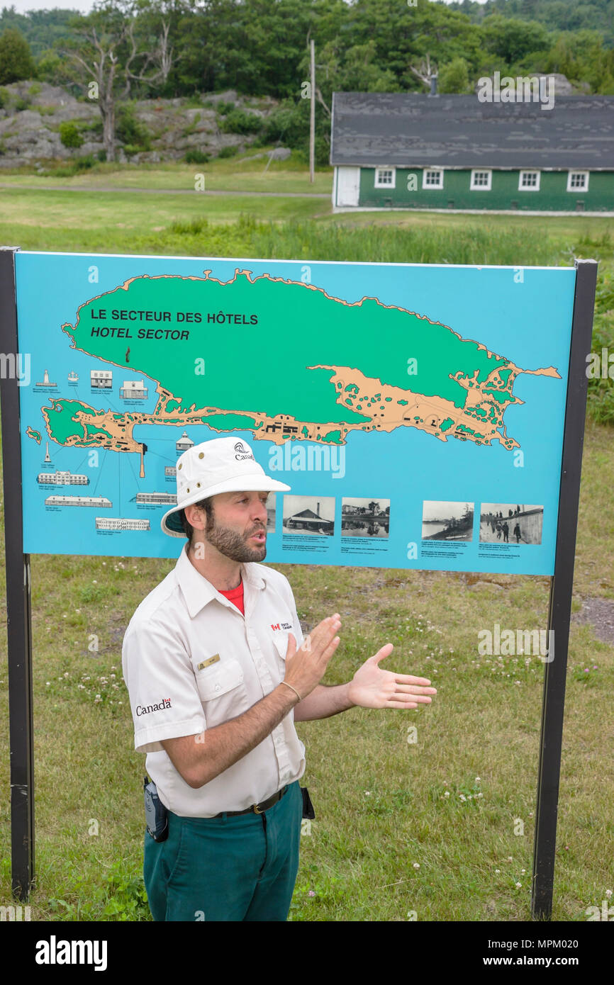 Kanada, Kanada, Nordamerika Grosse Ile, Irish Memorial National Historical Site, Einwanderungsquarantäne-Insel 1832 1937, Ranger Guide, Schild, Canada07071 Stockfoto