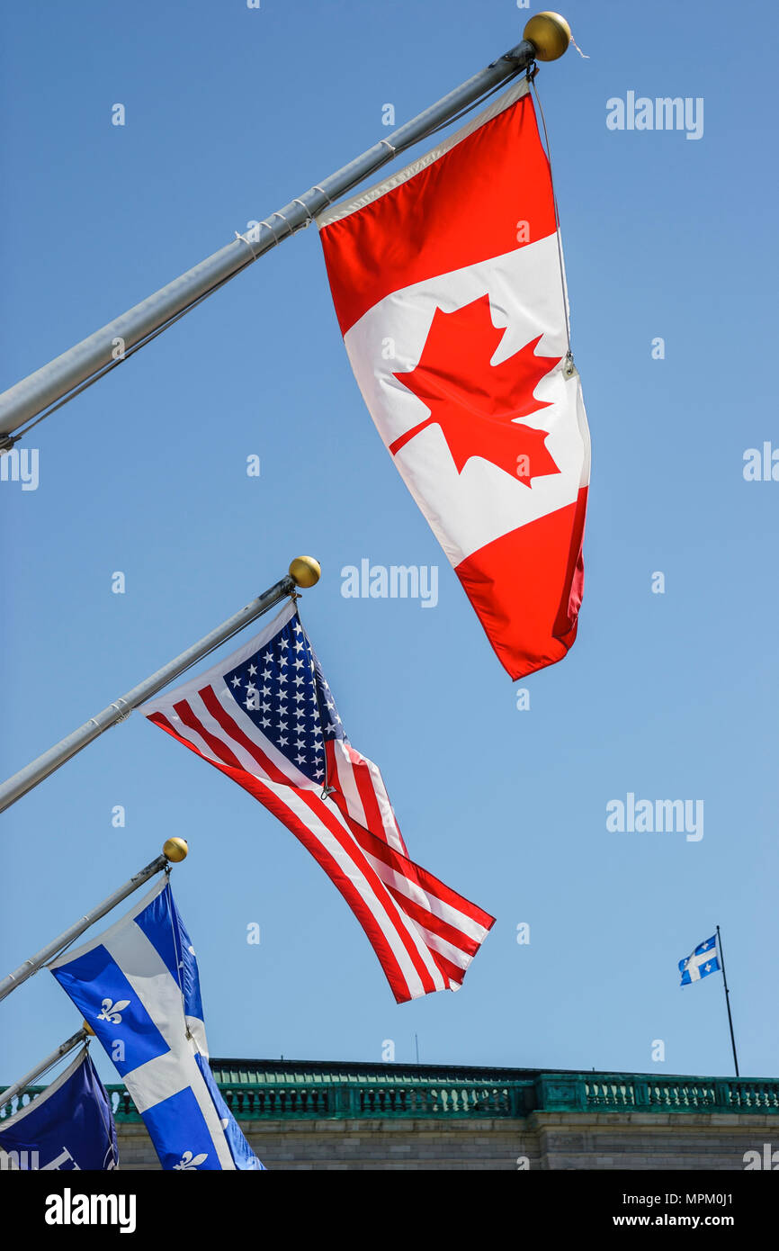Quebec City Kanada, Kanada, Nordamerika, Amerikaner, Boulevard Rene Levesque, Flaggen, USA, Besucher reisen reisen Reise touristischer Tourismus Wahrzeichen, Stockfoto