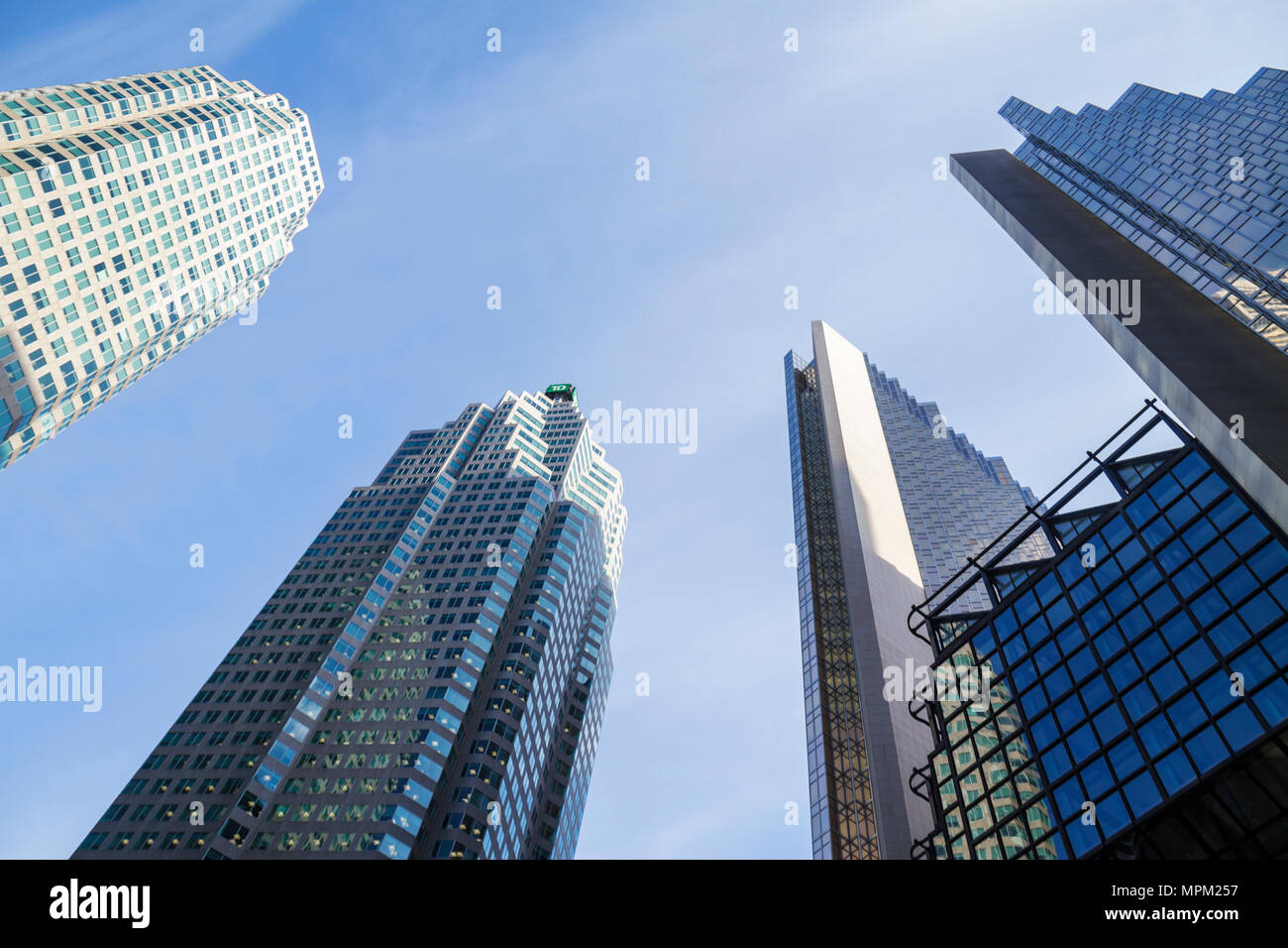 Toronto Kanada, Wellington Street West, Royal Bank Plaza, moderne Architektur, Wolkenkratzer, Gebäude, Skyline der Stadt, Stadtbild, vertikale Linien, Formen, Höhe, s Stockfoto