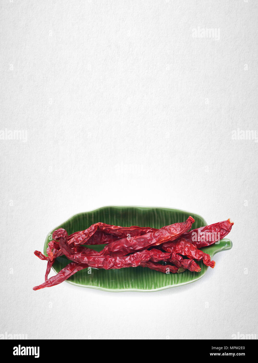 Chili oder trockene rote Pfeffer auf einem Hintergrund Stockfoto