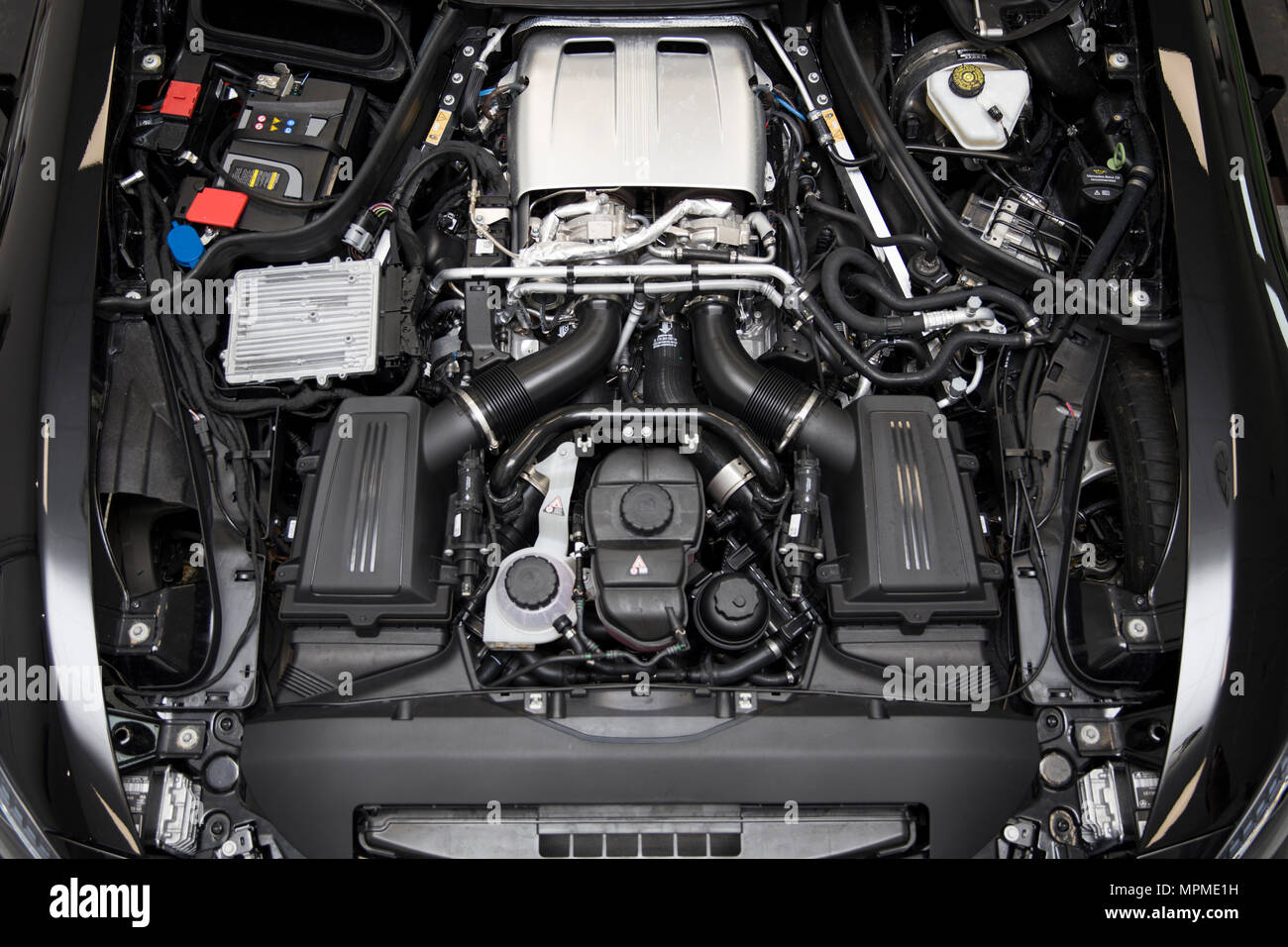 Detail der Motor von 2017 Mercedes-AMG GT C Coupé. AMG GT C Coupé wurde auf  der Detroit Auto Show 2017 vorgestellt Stockfotografie - Alamy