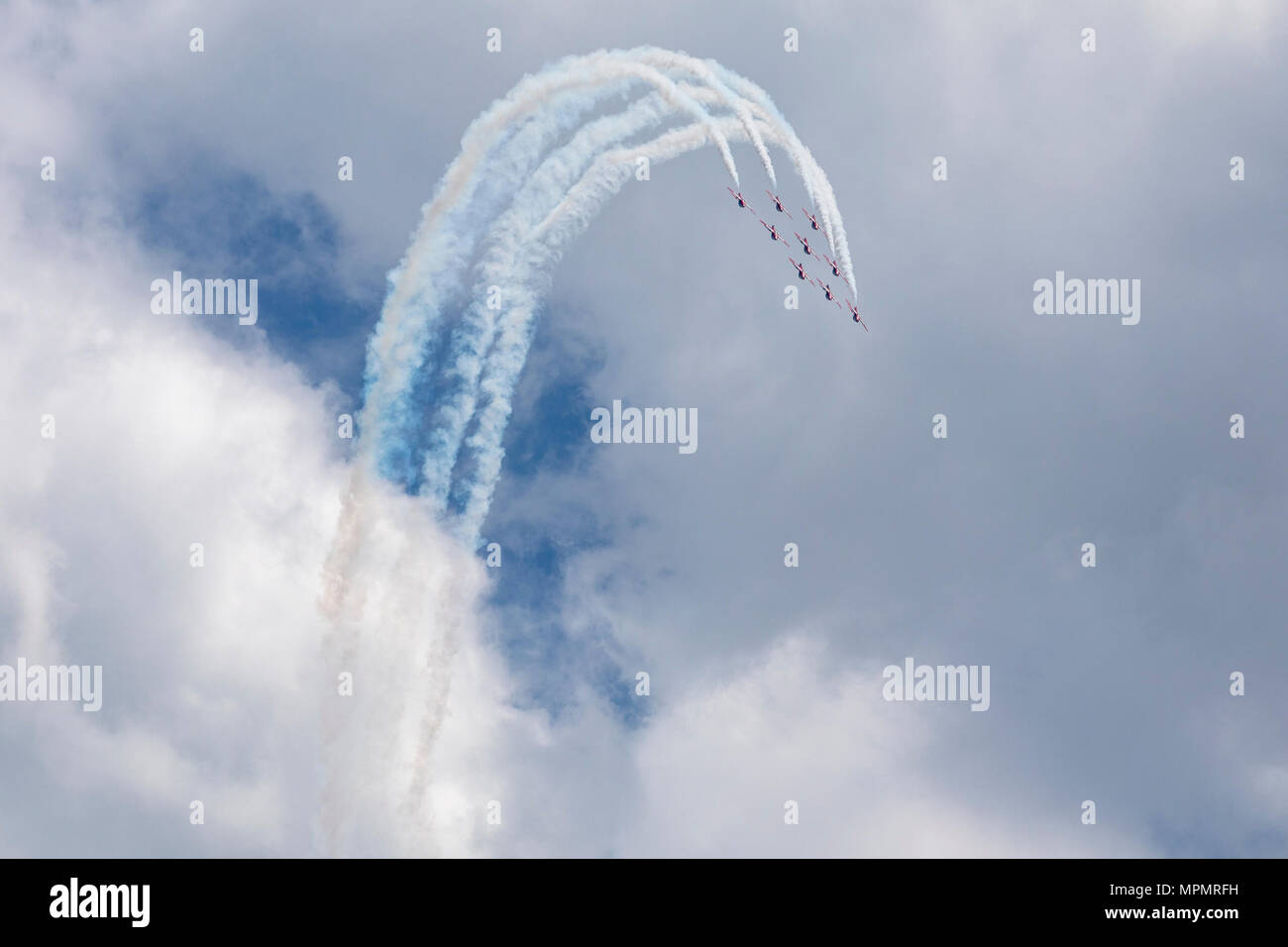 USA 2018 - Die Royal Canadian Forces Snowbirds airborne Akrobatik Team fliegen in Formation während einer Demonstration in Ocean City, Maryland am 23. Mai 2018. Stockfoto