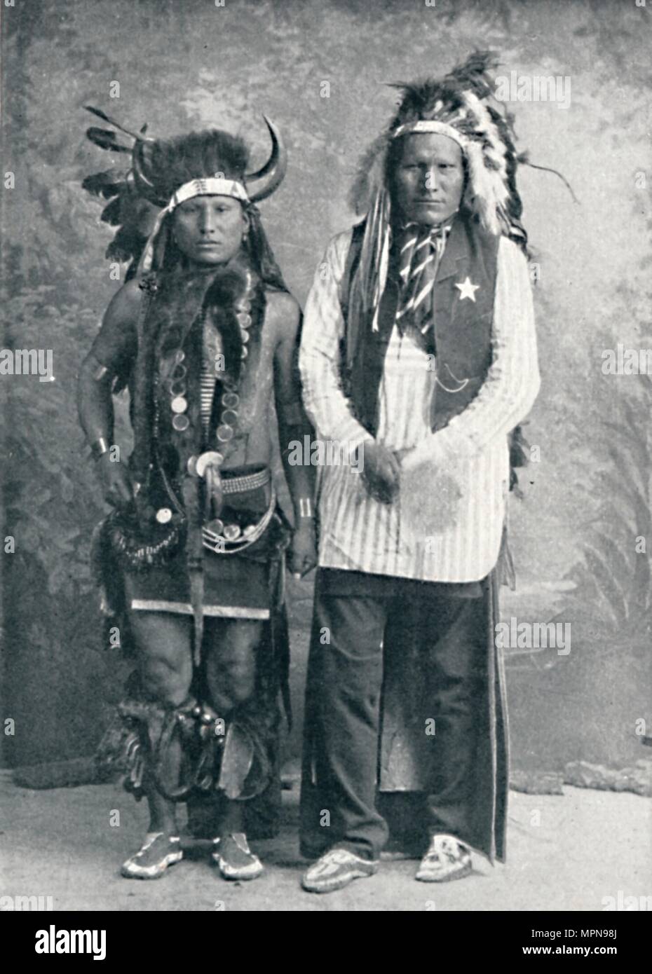 Indianer Nordamerikas, 1912. Artist: Elliott & Braten. Stockfoto