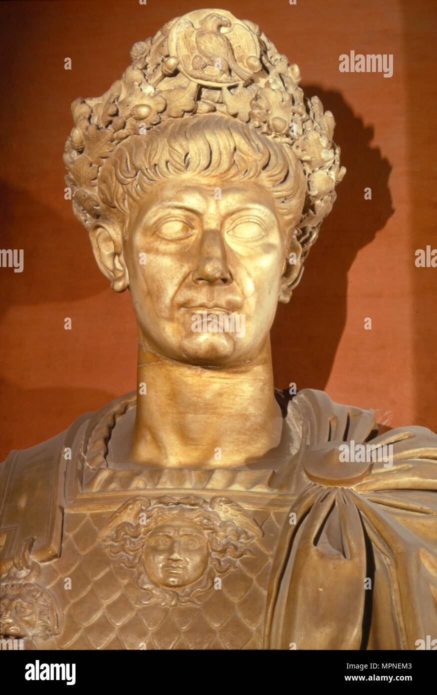 Büste des Nero, Römischer Kaiser AD 54-68, Krone und chestplate, c 1. Jahrhundert. Artist: Unbekannt. Stockfoto