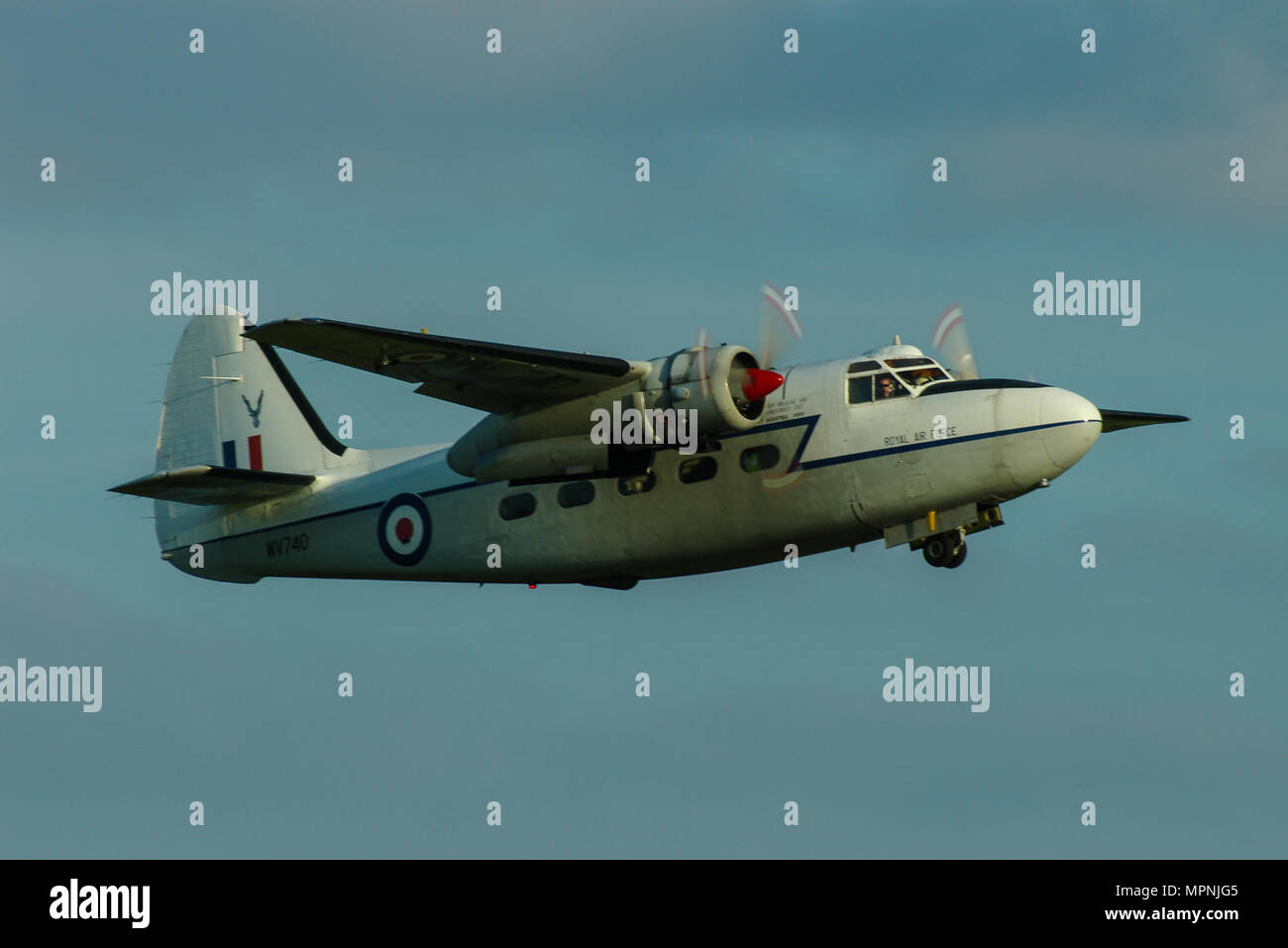 Jagd Percival Pembroke C1 in RAF, Royal Air Force Farben. Sie starten am blauen Himmel. WV740 G-PNBH. Im Besitz von Mark Stott Stockfoto