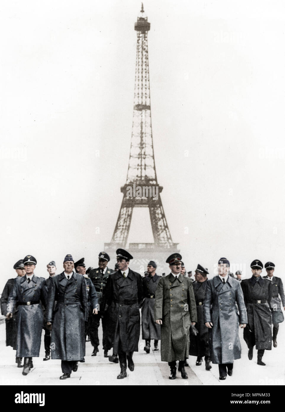 Adolf Hitler, deutscher NS-Diktator, Inspektion besetzten Paris, Frankreich, 1940. Schöpfer: Unbekannt. Stockfoto