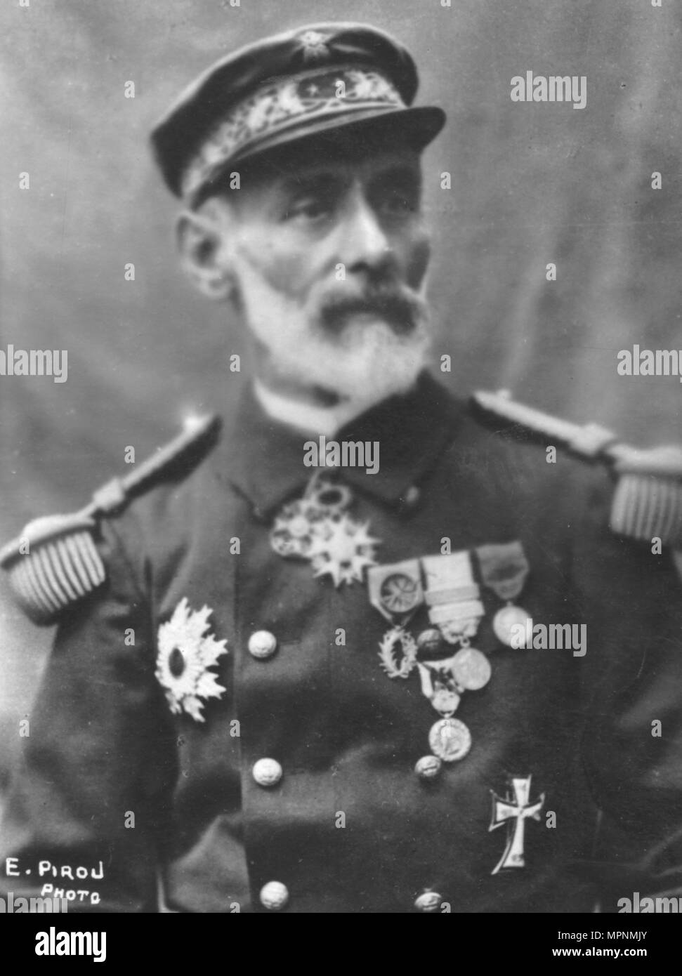 "Amiral Courrejolles', c 1893. Artist: Eugene Pirou. Stockfoto