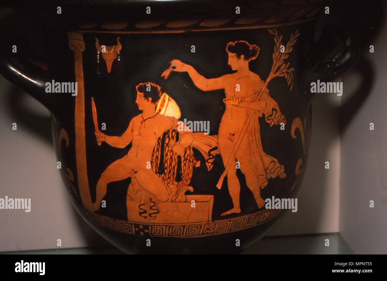Orestes bei Delphi mit Iphigenie, Dachgeschoss Rot Abbildung Krater, c 5. Jahrhundert v. Chr.. Artist: Unbekannt. Stockfoto