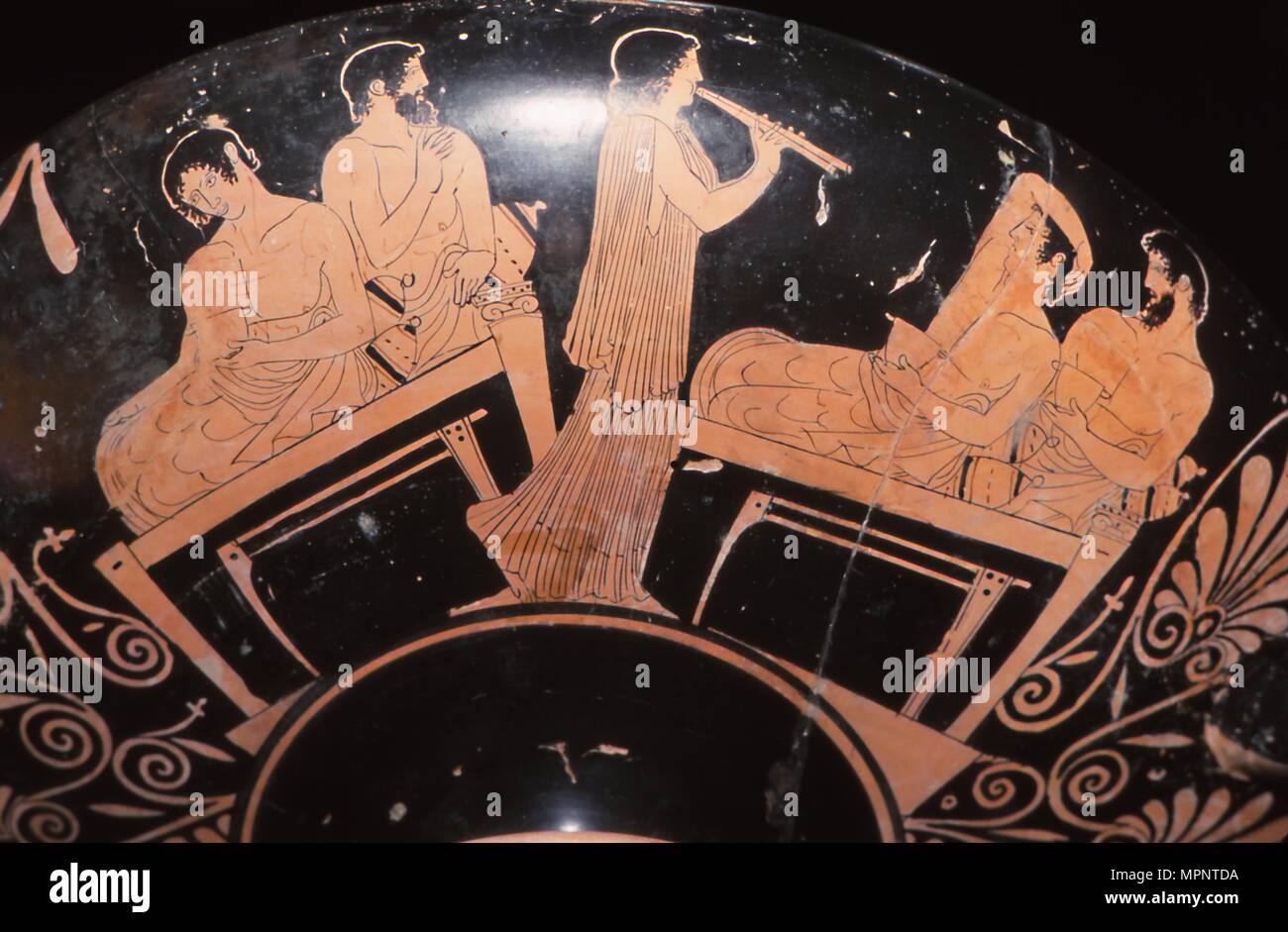 Griechische Vase Gemälde von einem Bankett, in etruskischen Grab gefunden, Villa Giulia, Rom, c 6. Jahrhundert v. Chr.. Stockfoto