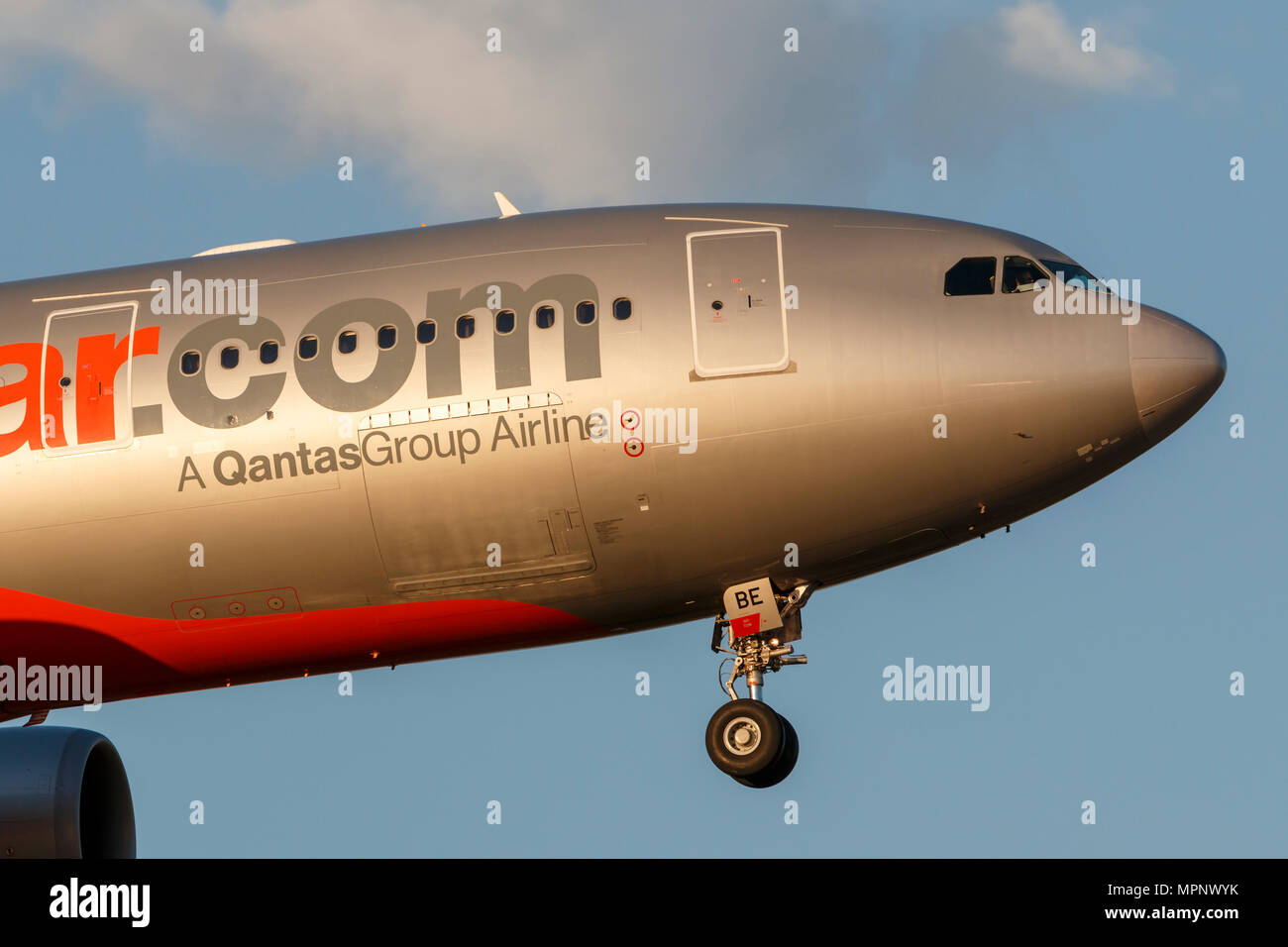 Jetstar Airways Airbus A 330-202 Airliner VH-EBE auf Annäherung an der Melbourne International Airport zu landen. Stockfoto