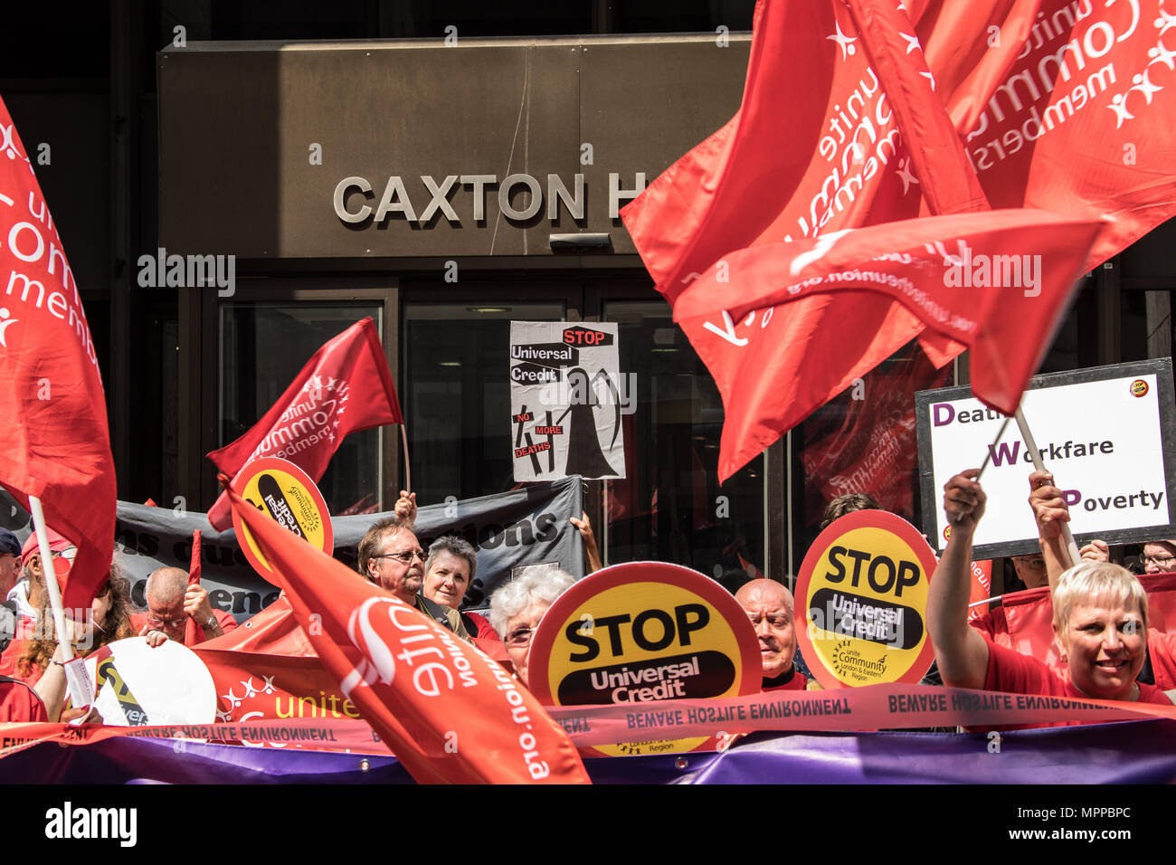 London, Großbritannien. 24. Mai, 2018. Die demonstranten Demonstration außerhalb des Parlaments während der nationalen Tag der Unite Union gegen die Regierungen All-in-One profitieren, Universal Kredit. David Rowe/Alamy leben Nachrichten Stockfoto