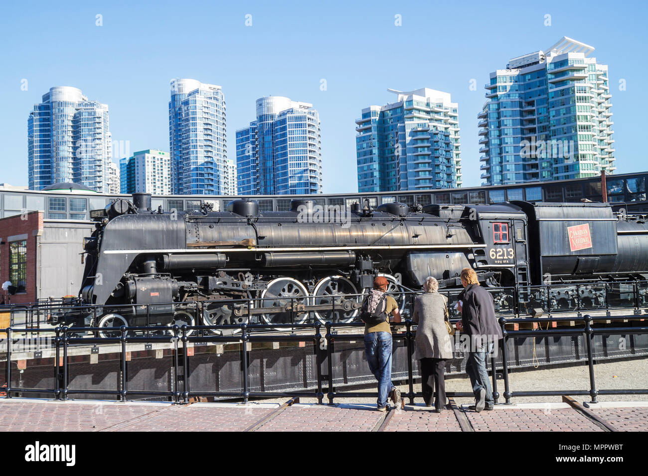 Toronto Kanada, Bremer Boulevard, Roundhouse Park, CNR 6213, U 2 g Klasse Northern Lok, Motor, 484, Toronto Railway Historical Association, Railway HE Stockfoto