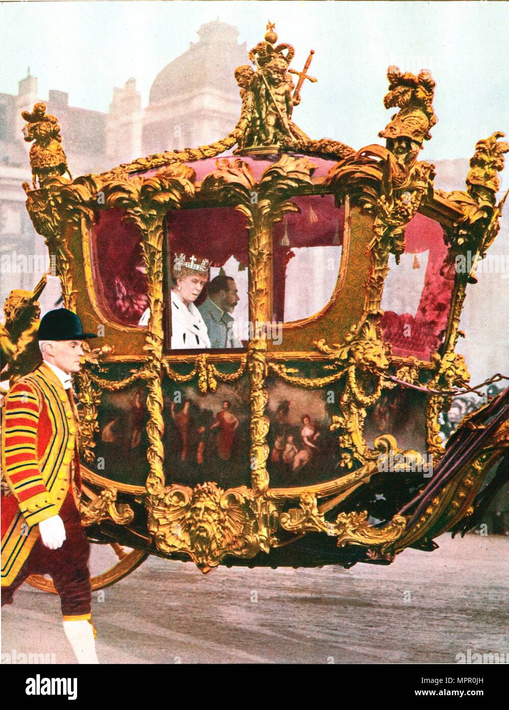 King George V und Queen Mary in der Historic State Coach, c 1935. Artist: Unbekannt. Stockfoto