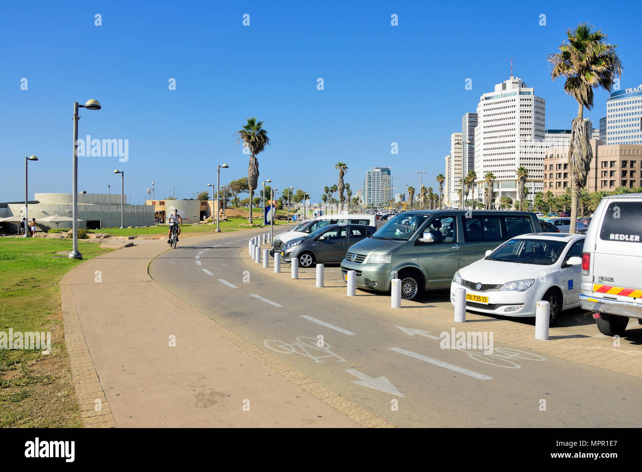 Fahrrad Road an der Küste der Stadt in der Nähe der Küsten Parkzonen. Stockfoto