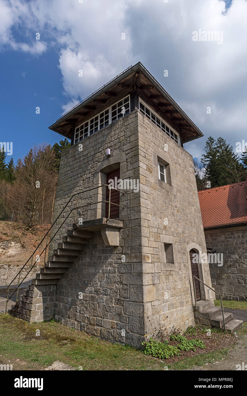 Ehemaliger Wachturm in der KZ-Gedenkstätte Flossenbürg, Flossenbürg, Oberpfalz, Bayern, Deutschland Stockfoto