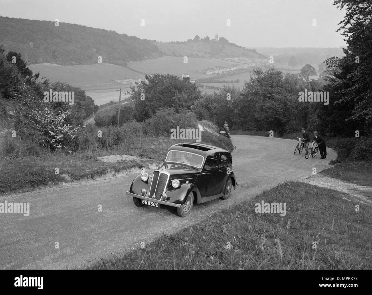 Standard zwölf 4-Türer, Ende der 1930er Jahre. Artist: Bill Brunell. Stockfoto