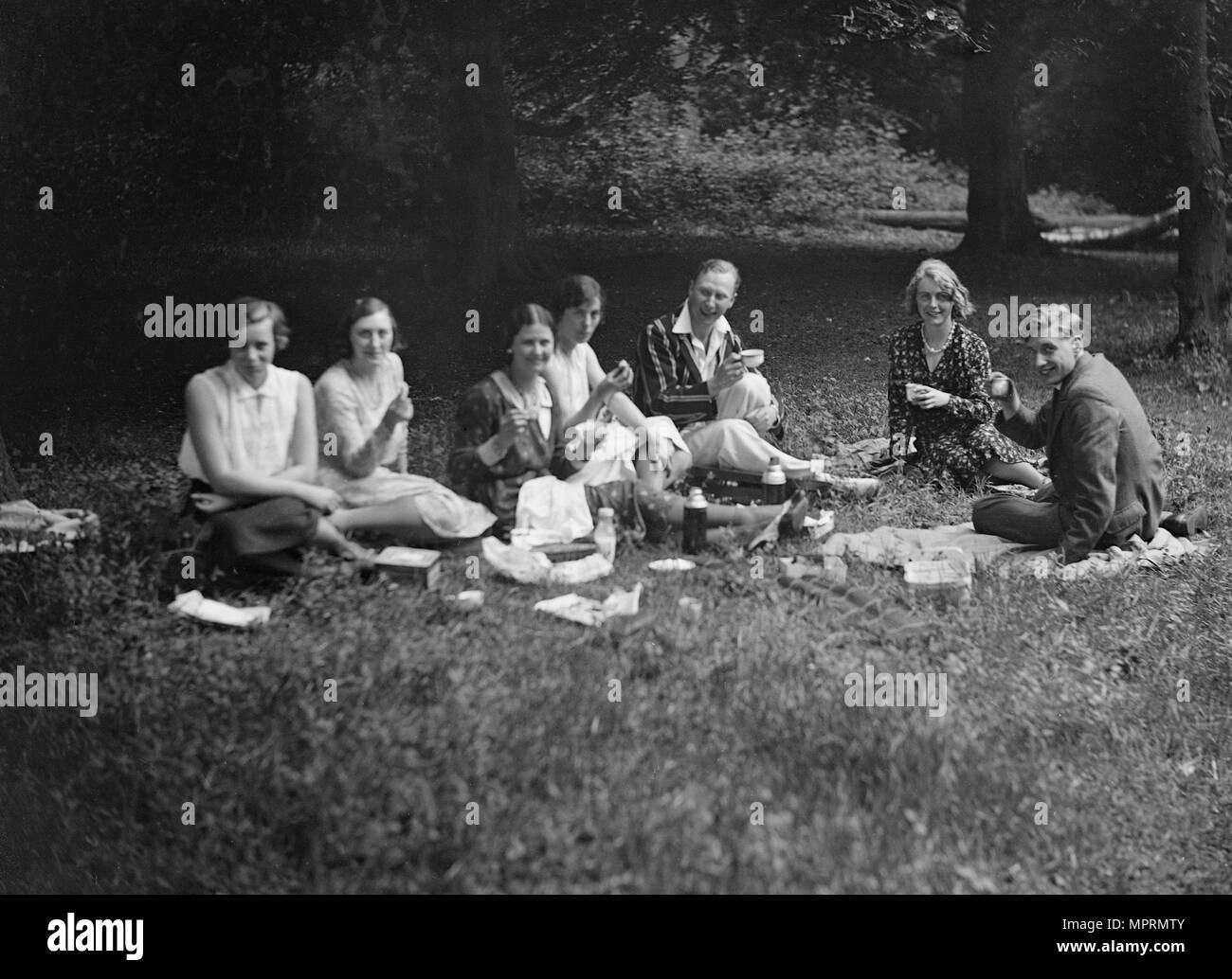 Genießen Sie ein Picknick an der Middlesex County AC Hill Climb, c 1930. Artist: Bill Brunell. Stockfoto