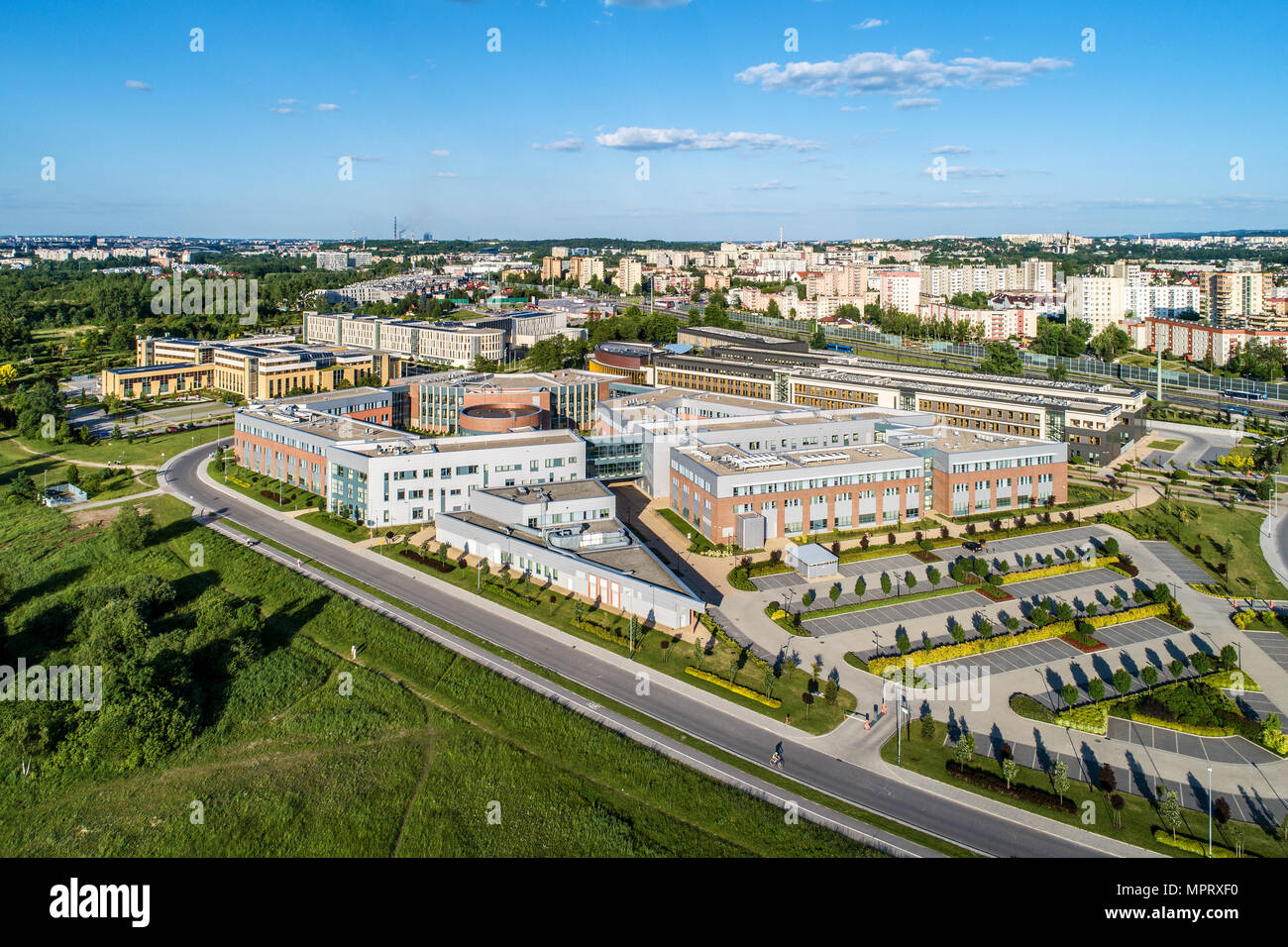 KrakÃ³W, Polen. Neue Campus der Jagiellonen Universität. Fakultät für Physik, Astronomie und Angewandte Informatik im Zentrum und der Fakultät für Mathematik Stockfoto