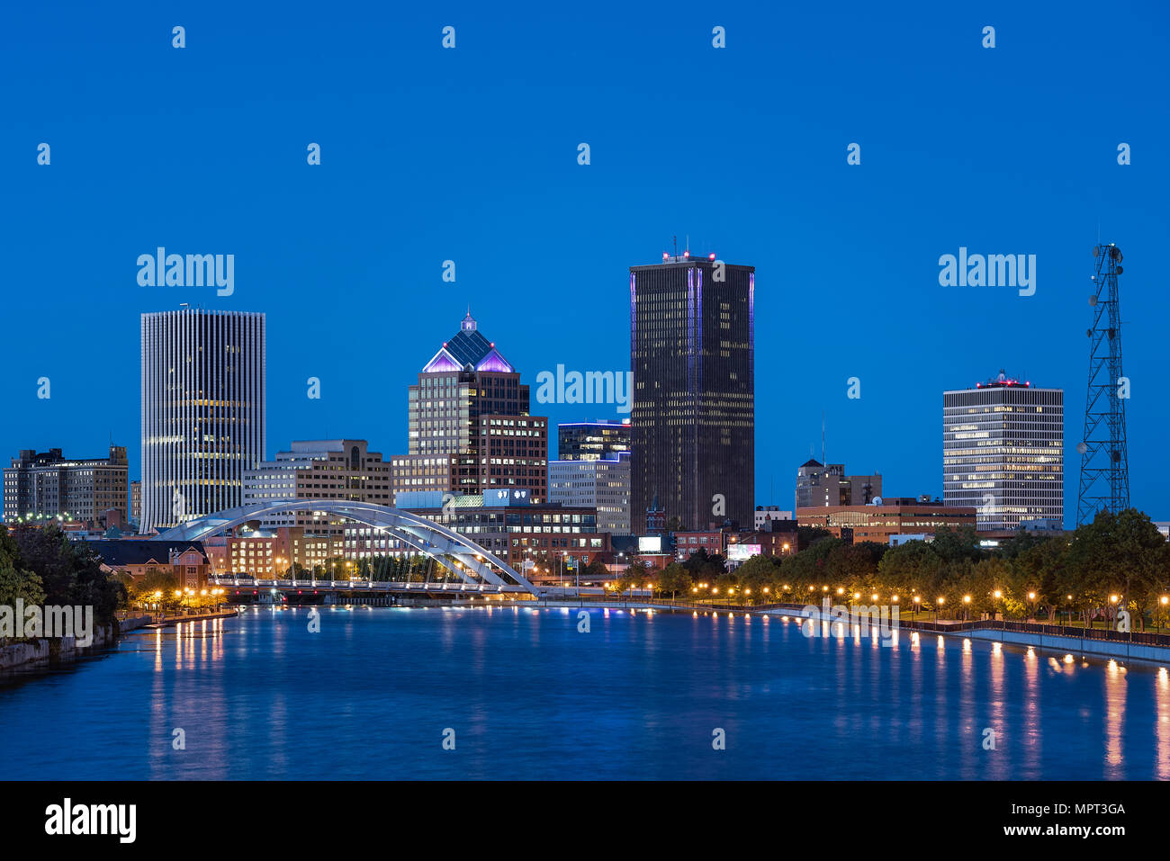 Skyline der Stadt und den Genesee River, Rochester, New York, USA. Stockfoto