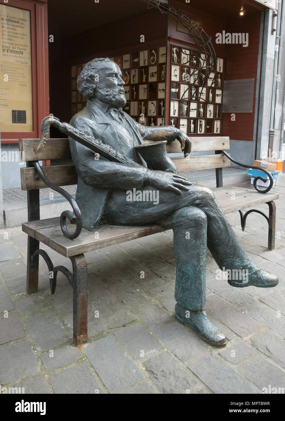 Skulptur von Adolphe Sax, 1814 -1894, Geburtsort, Musiker und Erfinder des Saxophons, Dinant, Wallonien, Belgien Stockfoto