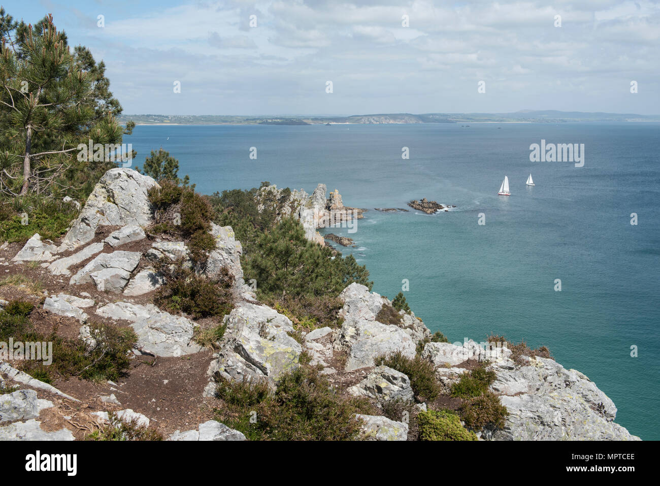 Plage de l'Ile Vierge Strand, Pointe de Saint-Hernot, Halbinsel Crozon, Finistère, Bretagne, Frankreich. Stockfoto