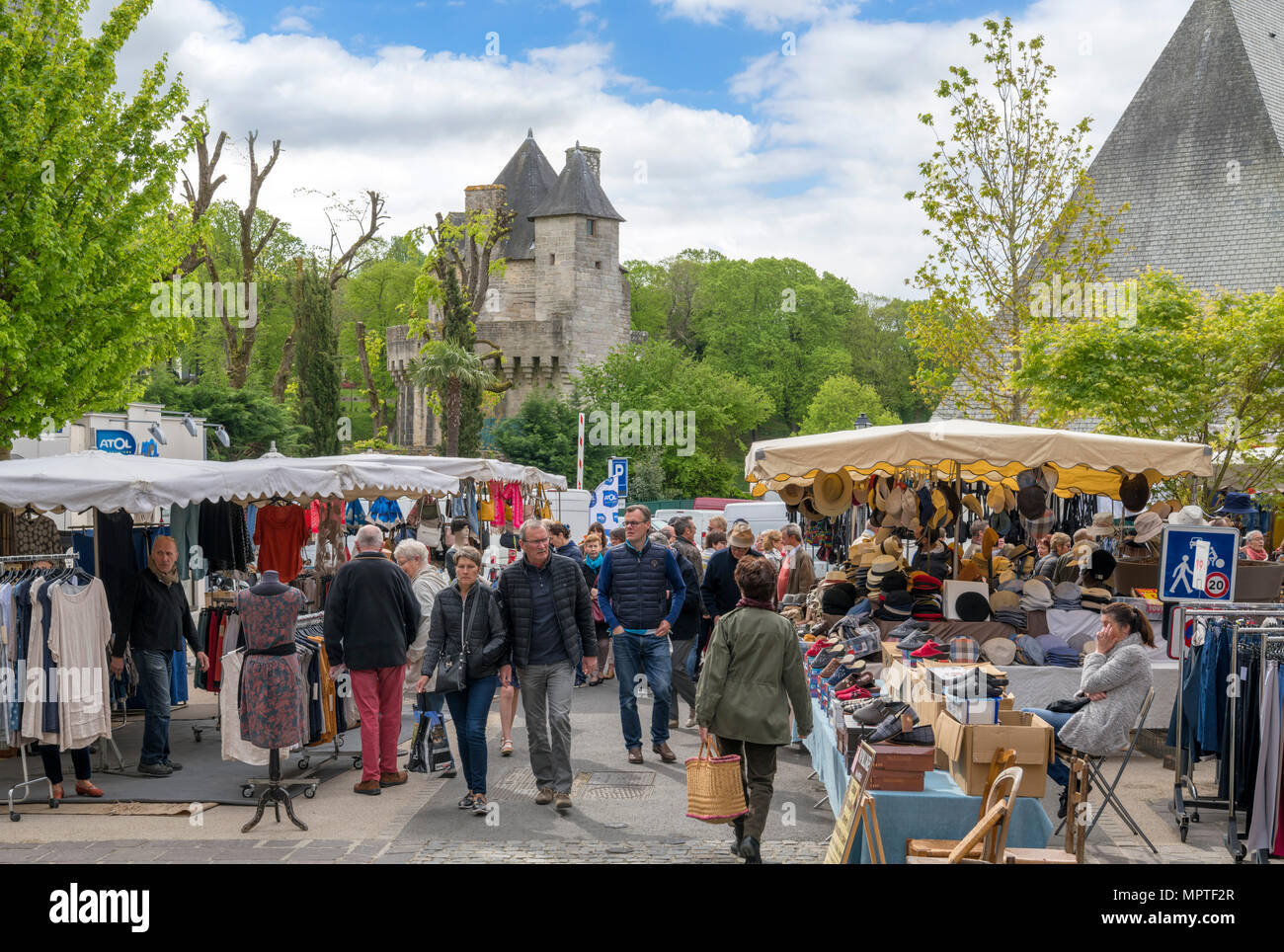 Samstag Markt in der Altstadt, Vannes, Bretagne, Frankreich Stockfoto