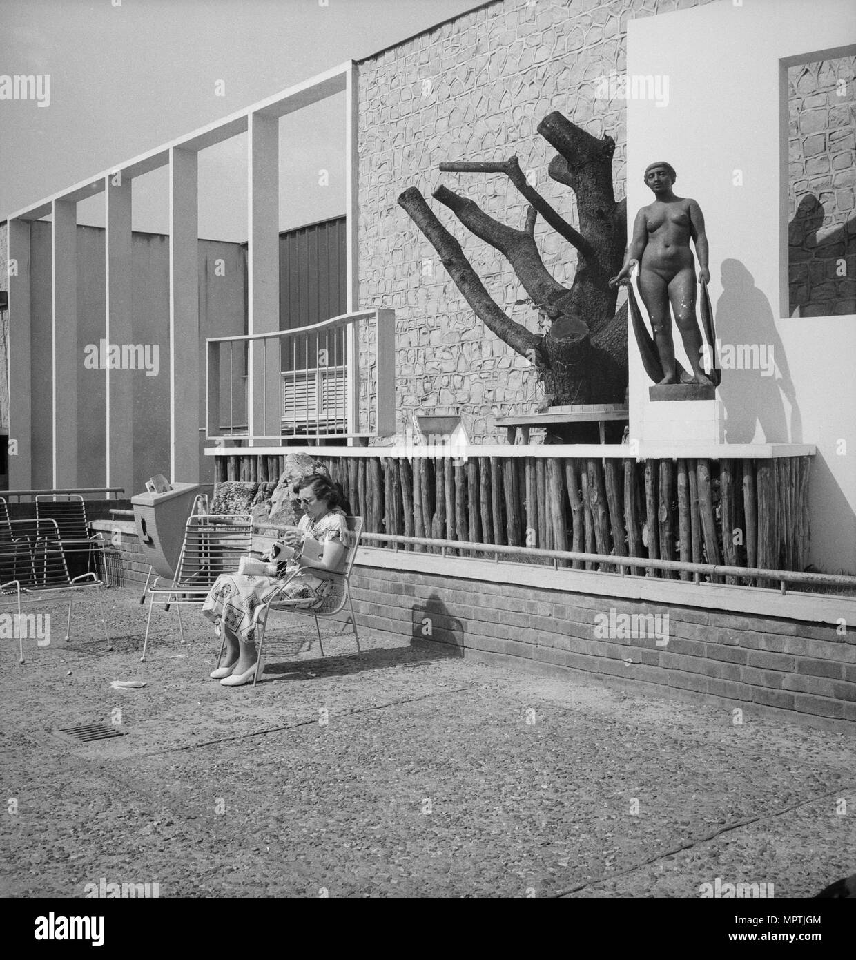 Haus und Garten Pavillon, Festival der Großbritannien, South Bank, Lambeth, London, 1951. Artist: MW Parry. Stockfoto