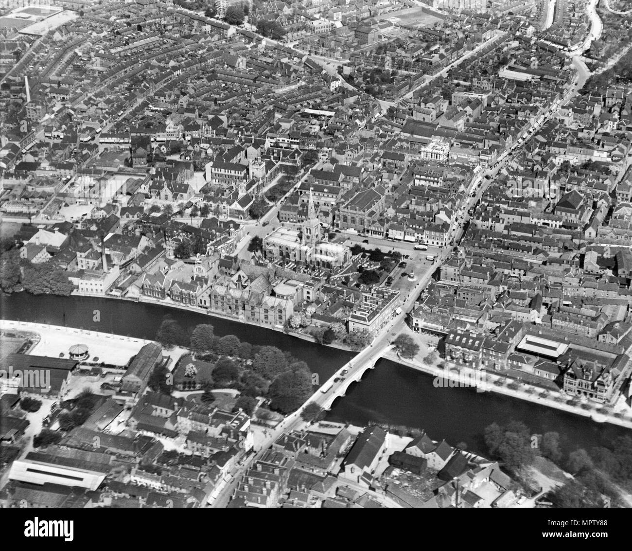 St Paul's Kirche und die Altstadt, Bedford, Bedfordshire, 1929 Künstler: Aerofilms. Stockfoto