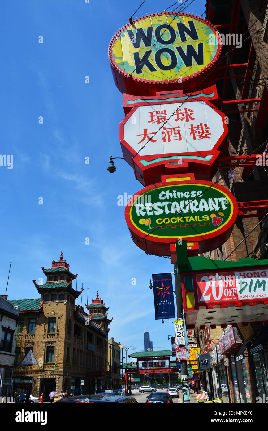 Wentworth Ave ist das ikonische Herzen von Chicagos Chinatown und Einkaufsviertel auf der Städte Südseite. Stockfoto