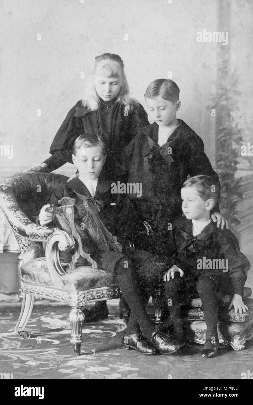 Die Kinder des Prinzen Heinrich von Battenberg und Prinz Beatrice, c 1896. Schöpfer: Unbekannt. Stockfoto