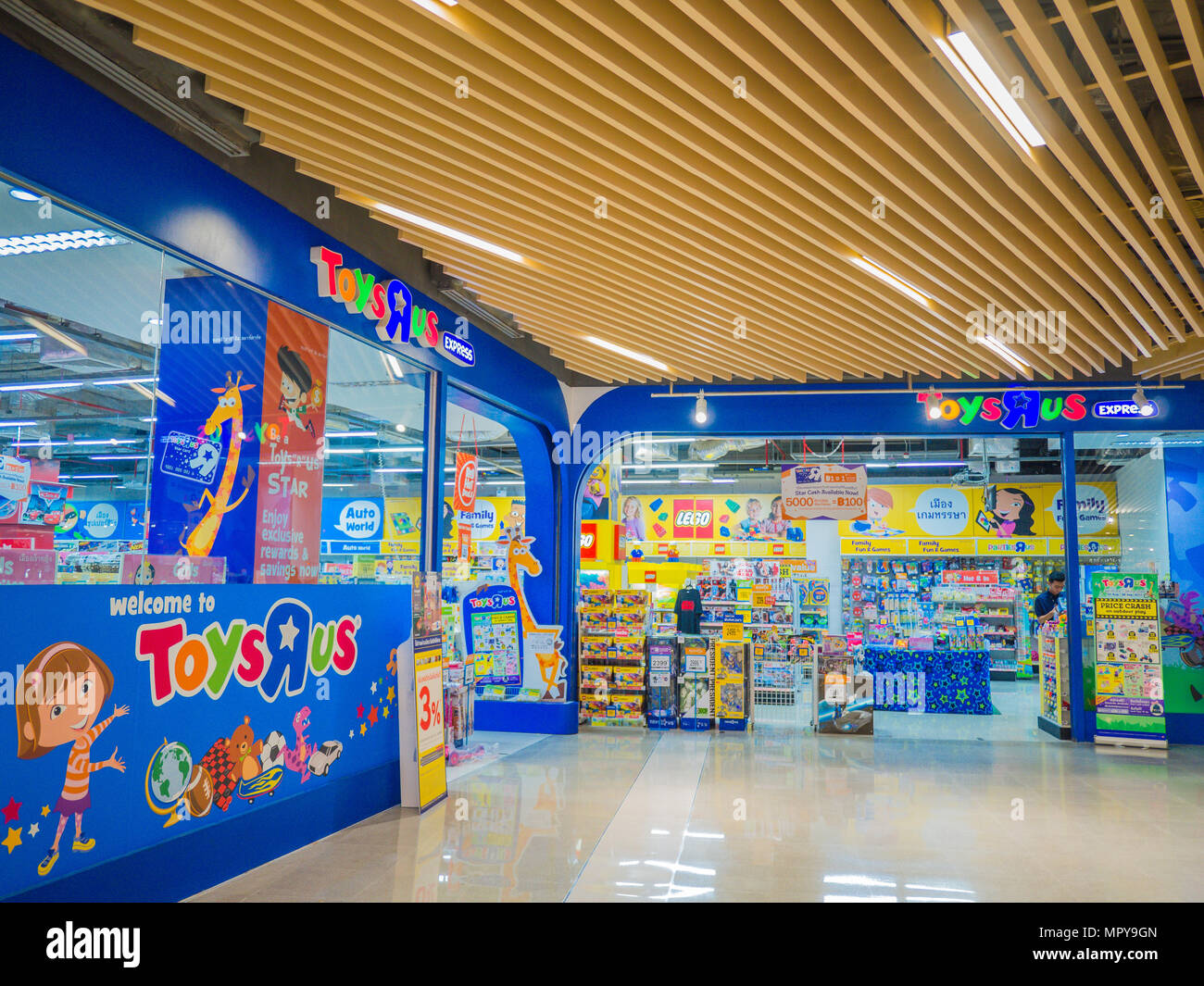 Songkhla, Thailand - Sep 22, 2017: Toys 'R' Us Shop. Toys 'R' Us ist der  führende kids Store für alle Spielzeug, Spiele, Puppen, Action Figuren,  lernen ga Stockfotografie - Alamy
