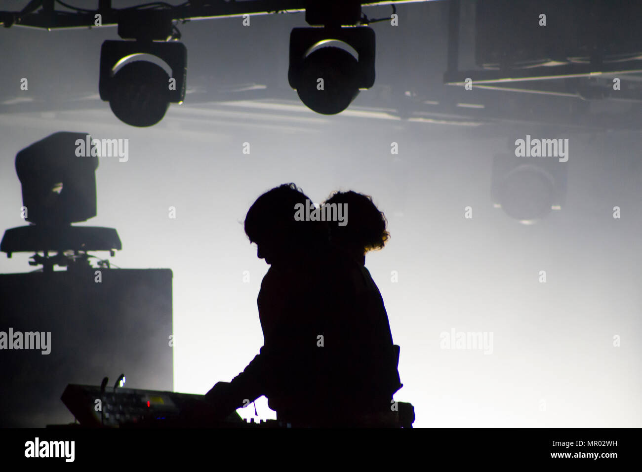 Elektronische Musik duo Gerechtigkeit führt ein Live Konzert Stockfoto