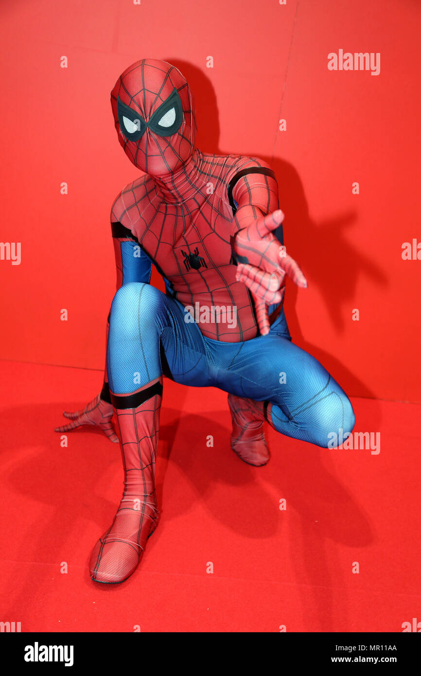 London, Großbritannien. 25. Mai 2018. Teilnehmer gekleidet Spiderman am MCM Comic Con London Festival in Excel in London, England Credit: Paul Brown/Alamy leben Nachrichten Stockfoto