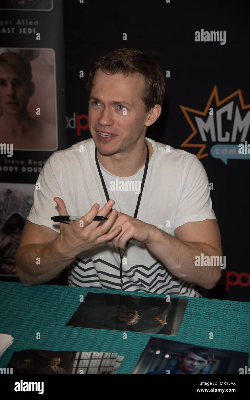 London, Großbritannien. 25. Mai, 2018. Klasse star Greg Austin Unterzeichnung an MCM Comic Con Veranstaltung in London Excel. Credit: Siehe Li/Alamy leben Nachrichten Stockfoto