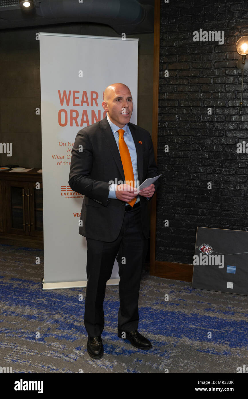 New York, Vereinigte Staaten. 23 Mai, 2018. Scott Rechler spricht bei der Markteinführung von 2018 Orange Kampagne zu Ende Waffengewalt Verschleiß an Helmsley Gebäude Credit: Lev Radin/Pacific Press/Alamy leben Nachrichten Stockfoto