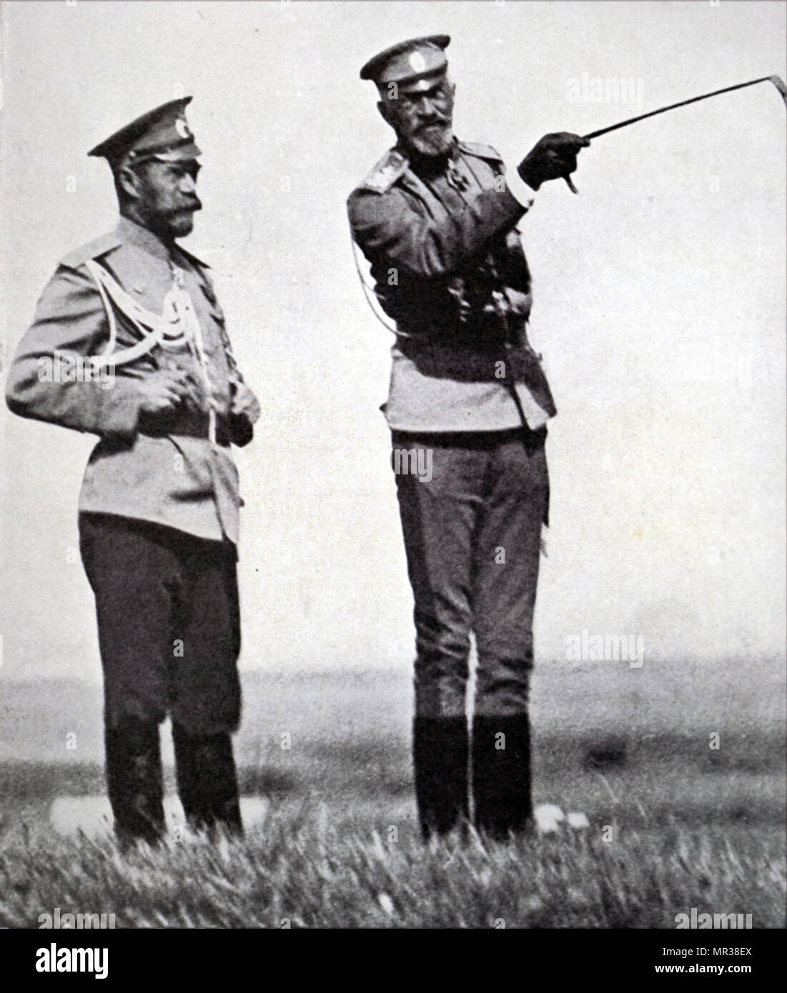 Foto: Kaiser Nikolaus II. von Russland und Großfürsten Nikolai Nikolajewitsch jr. in eine militärische Übung. Vom 20. Jahrhundert Stockfoto