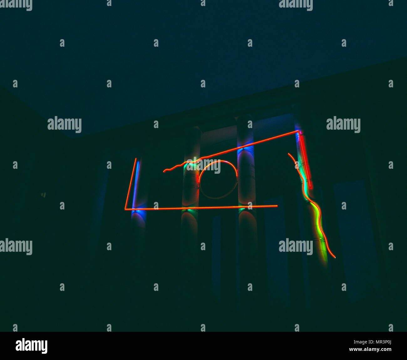 Französisch Neon Beleuchtung am Musée d'Art Moderne, Paris, 1983 - 1984. Stockfoto
