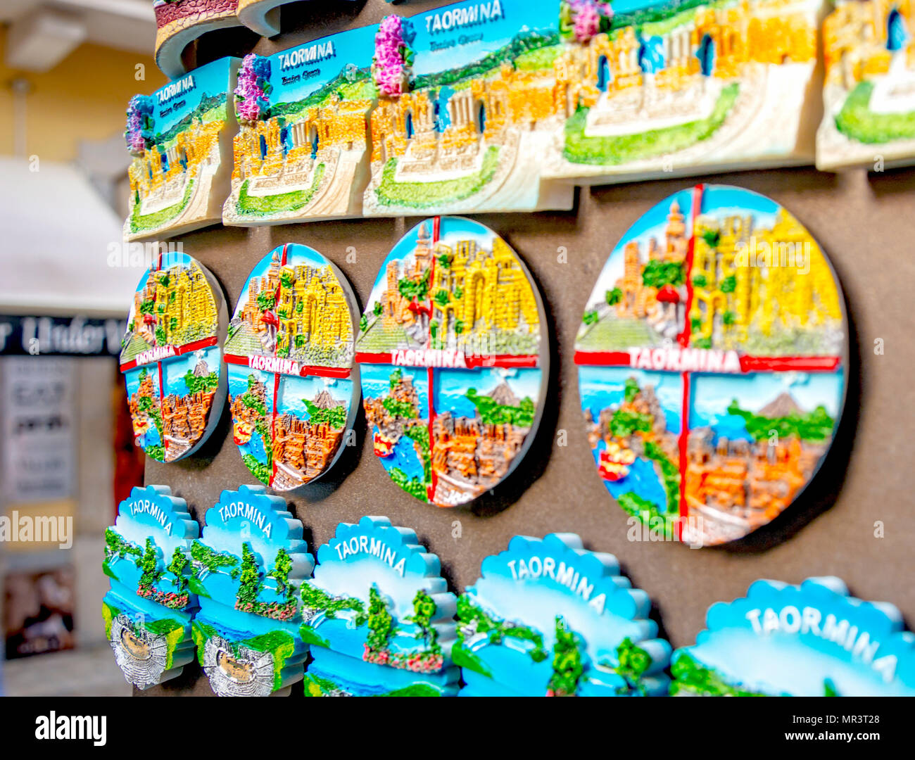 Magnetische Reiseandenken von Taormina in Sizilien, Italien Stockfoto