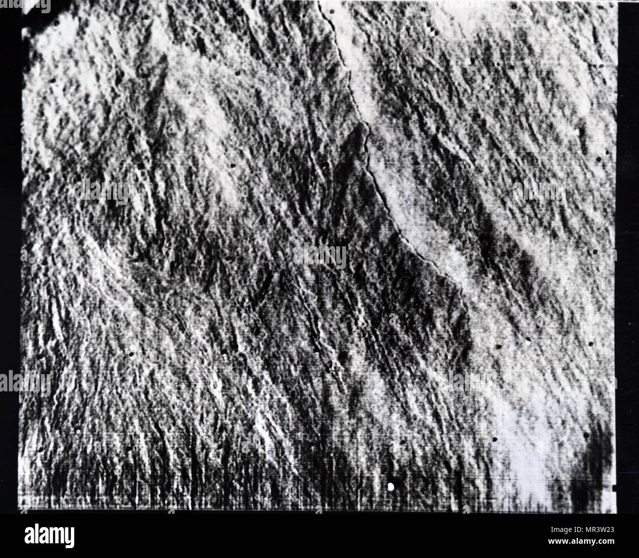 Foto von Mars, mit langen Lavaströme, die von Mariner 9 gesehen. Mariner 9 war eine unbemannte Raumsonde der NASA, die sich stark auf die Erforschung des Mars beigetragen. Vom 20. Jahrhundert Stockfoto