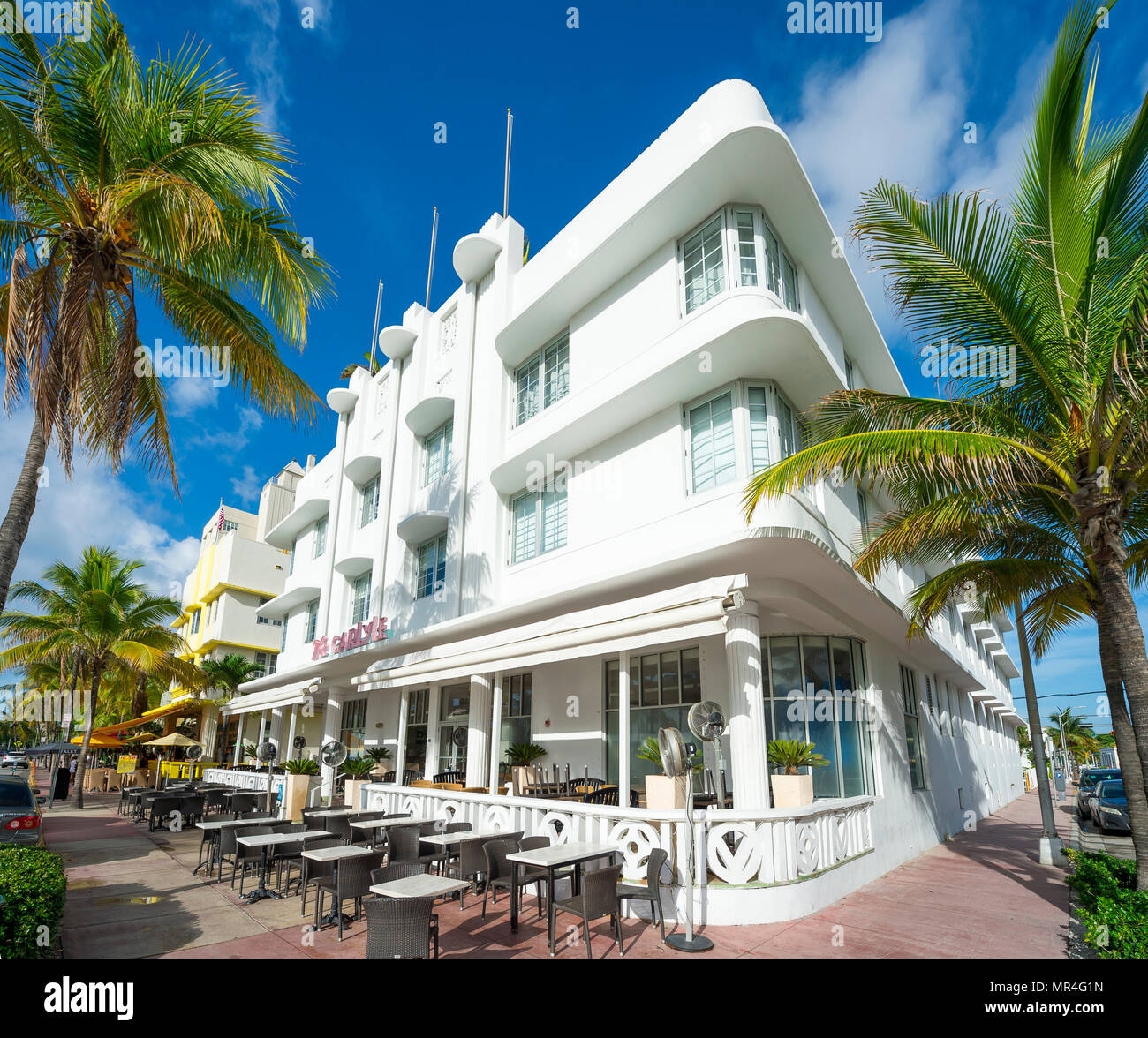 MIAMI - Juli 23, 2017: iconic Miami Beach im Art-deco-Architektur des Hotels und Palmen am Ocean Drive, Stockfoto