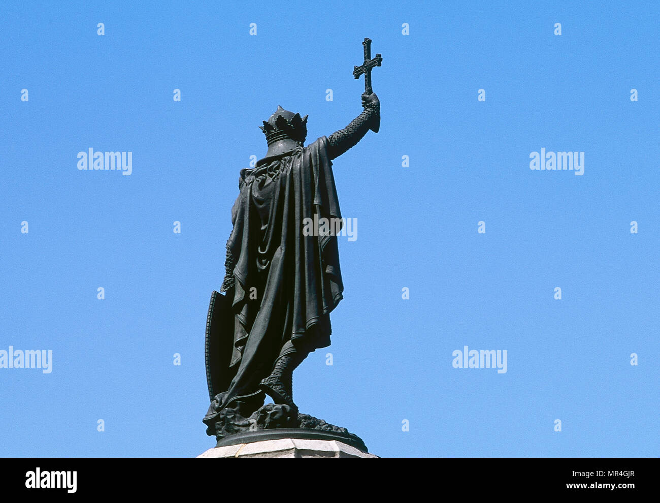 Pelagius von Asturien (C. 685 - 737). Westgotischen Adligen, die das Königreich Asturien gegründet. Erster König von Asturien. Sieger der Schlacht von Covadonga gegen die Muslime. Denkmal für Pelagius, 1891 von Jose Maria Lopez Rodriguez (1844-1913). Im Marquis Square in Gijón, Asturien, Spanien befindet. Stockfoto